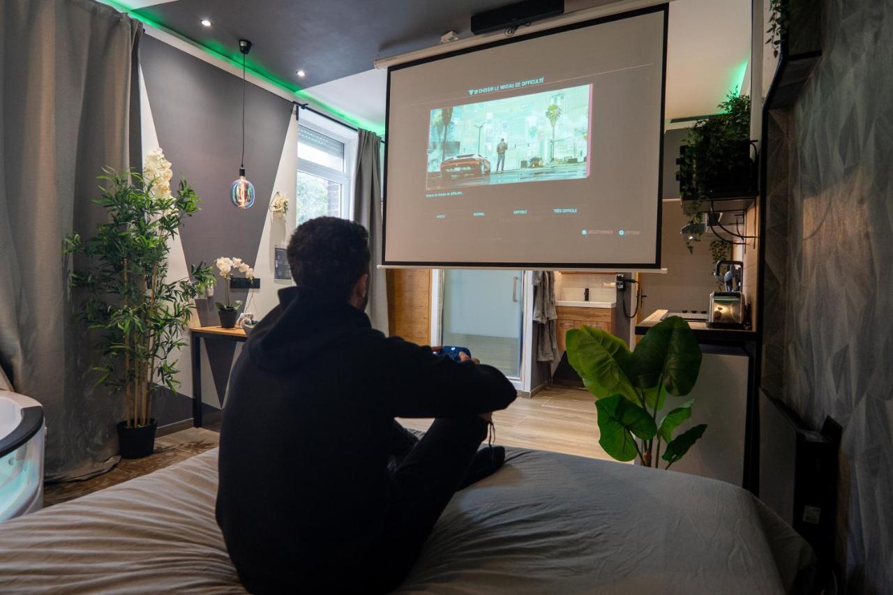 Capsule Color Deluxe I Balnéo I écran Cinéma I Console De Jeux