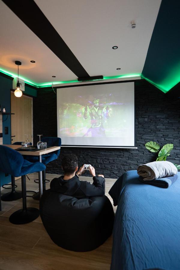 Appartement Capsule Color Deluxe I Balnéo I écran Cinéma I Console De Jeux Trith-Saint-Leger