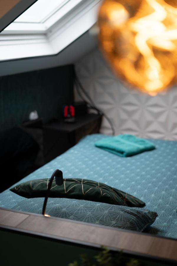 Appartement Capsule Color Deluxe I Balnéo I écran Cinéma I Console De Jeux Trith-Saint-Leger