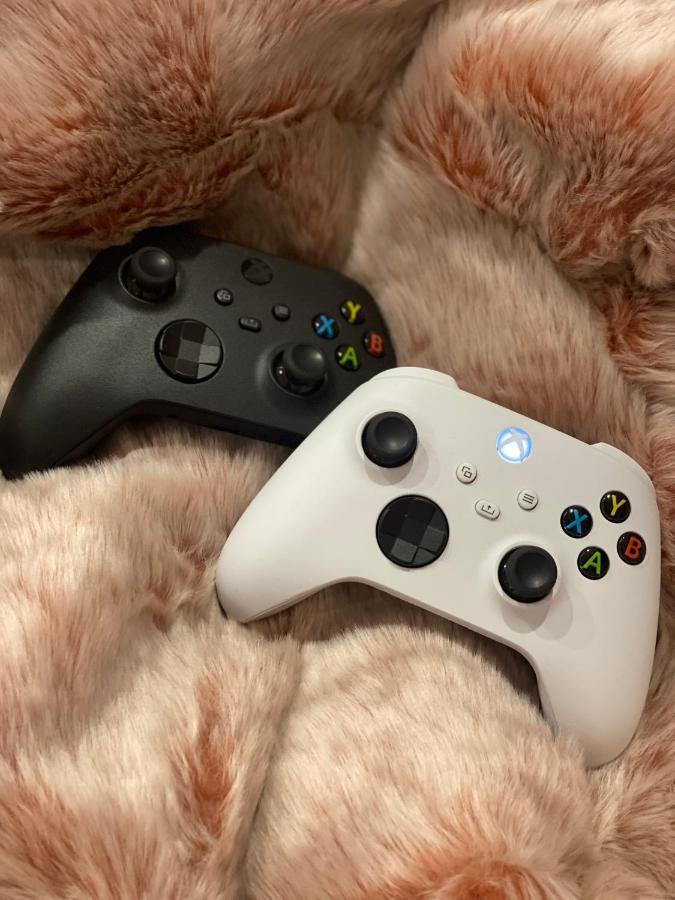 Appartement Capsule Color Deluxe I Balnéo I écran Cinéma I Console De Jeux